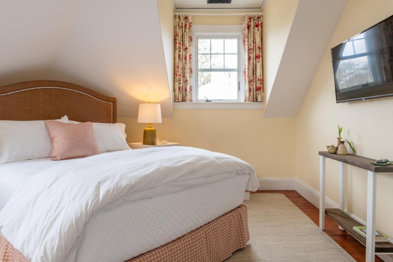Margin Street Inn Westerly Buitenkant foto